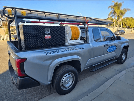 SoCal Pest blue truck in Orange County neighborhood 714-236-1200